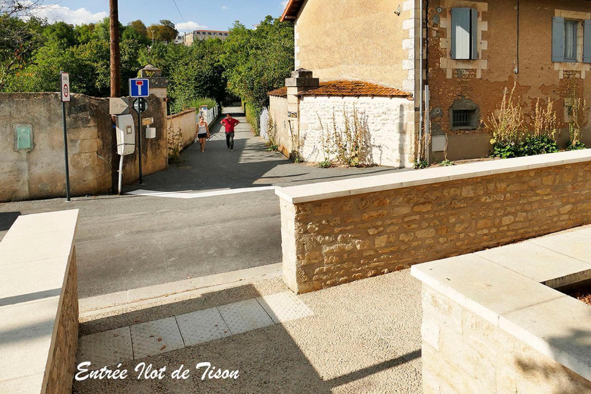 Appartement Les Jardins Du Clain à Poitiers Extérieur photo