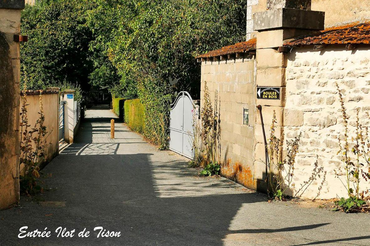 Appartement Les Jardins Du Clain à Poitiers Extérieur photo