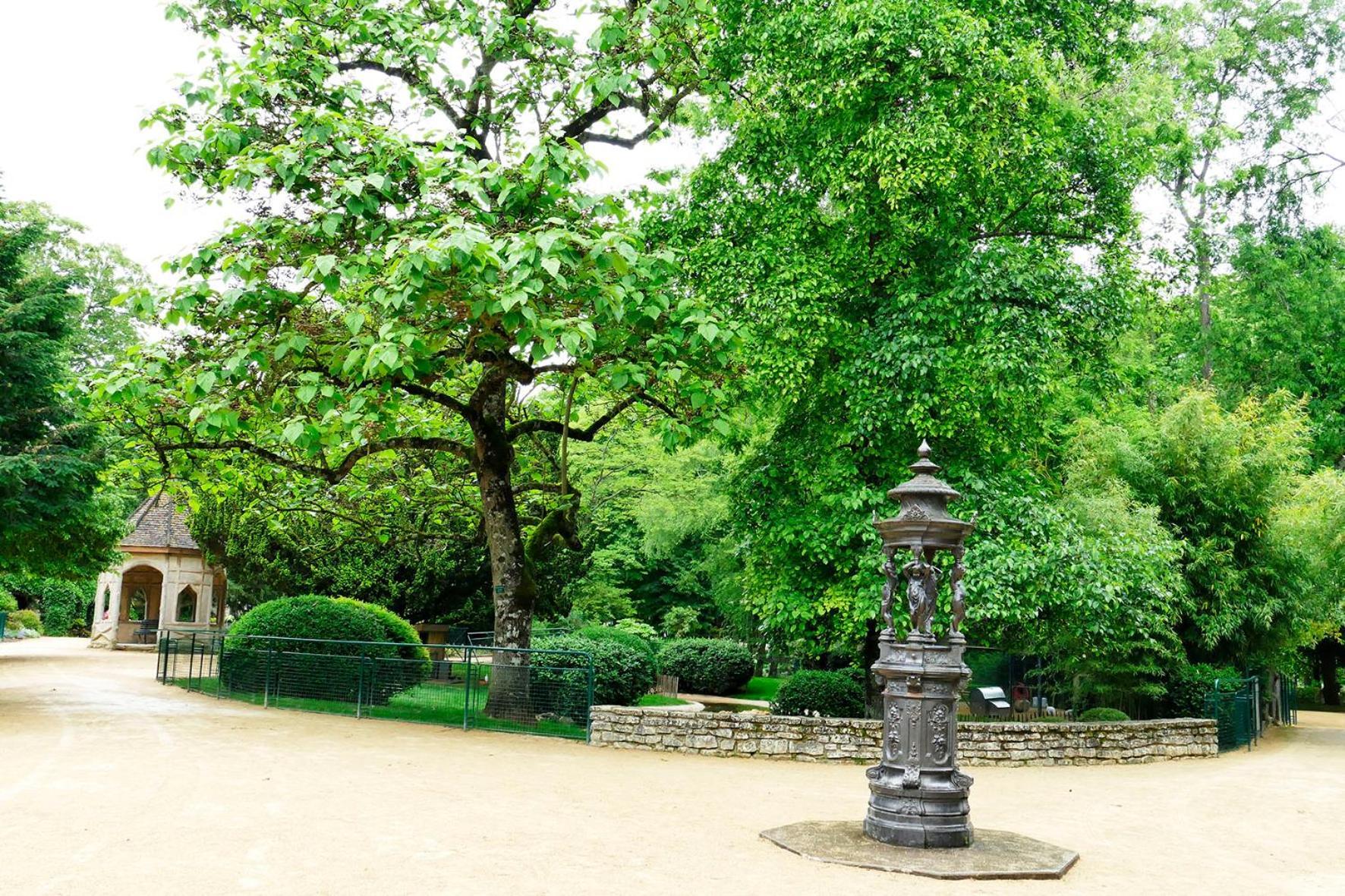Appartement Les Jardins Du Clain à Poitiers Extérieur photo